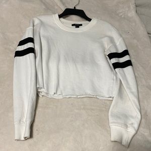 Forever 21 cropped crew neck size small